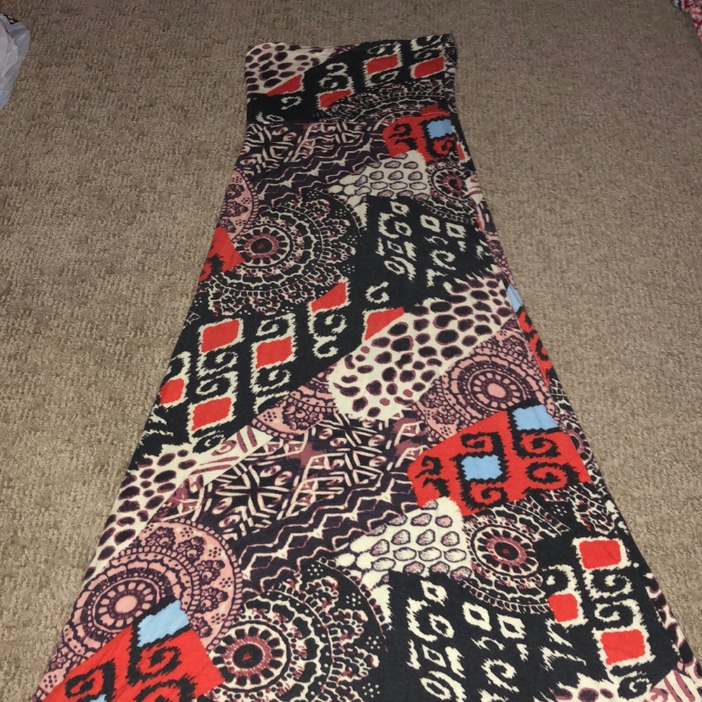 TILLYS maxi skirt